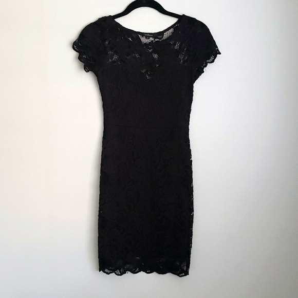 Dress - Picture 1 of 3